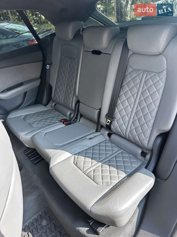 Внедорожник / Кроссовер Audi Q8 2018 в Николаеве