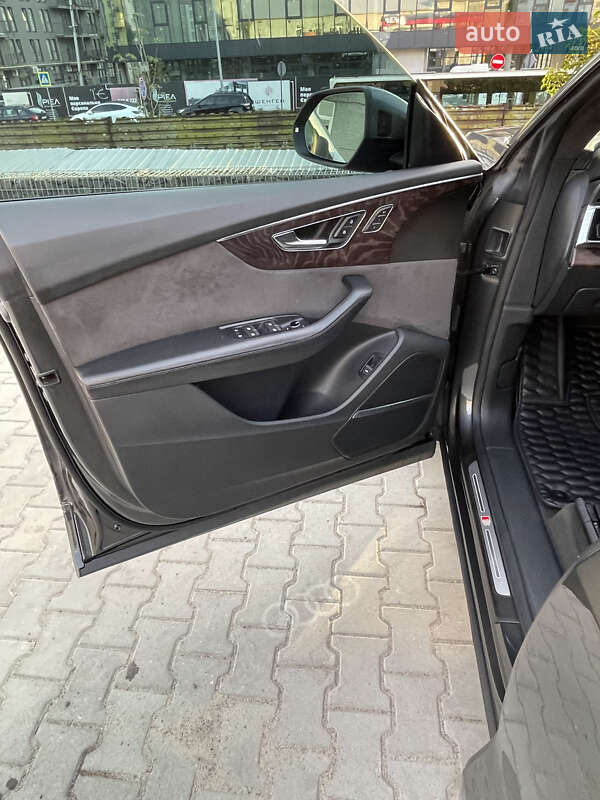 Внедорожник / Кроссовер Audi Q8 2018 в Львове