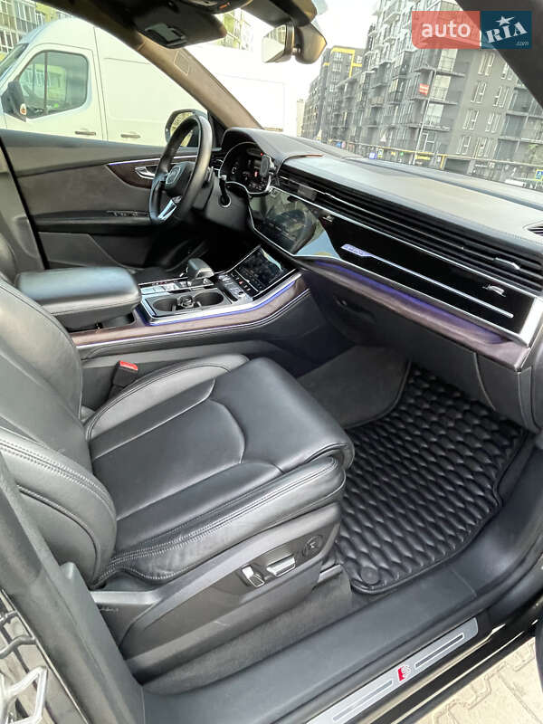 Внедорожник / Кроссовер Audi Q8 2018 в Львове