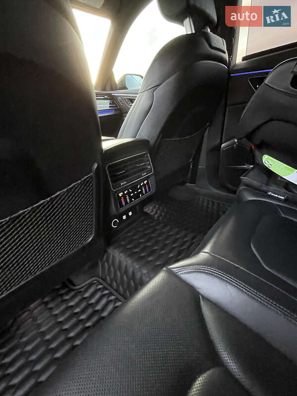 Внедорожник / Кроссовер Audi Q8 2018 в Львове