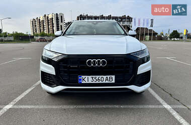 Позашляховик / Кросовер Audi Q8 2022 в 