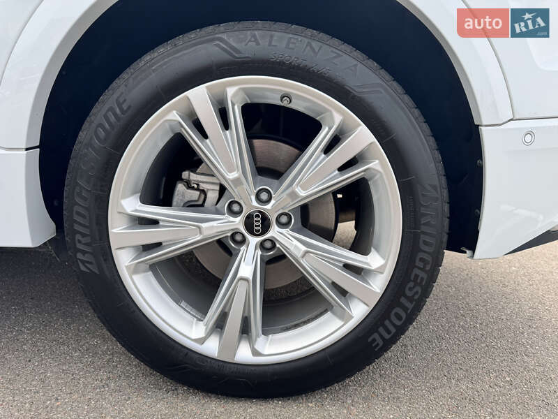 Позашляховик / Кросовер Audi Q8 2022 в Києві фото 11 Позашляховик / Кросовер Audi Q8 2022 в Києві