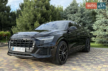 Позашляховик / Кросовер Audi Q8 2020 в Дніпрі