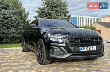 Внедорожник / Кроссовер Audi Q8 2020 в 