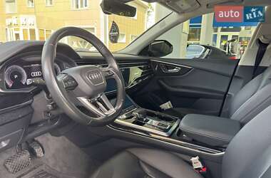 Внедорожник / Кроссовер Audi Q8 2018 в 