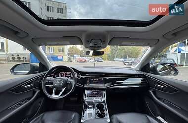 Внедорожник / Кроссовер Audi Q8 2018 в 