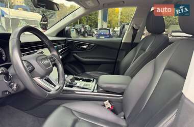 Внедорожник / Кроссовер Audi Q8 2018 в 