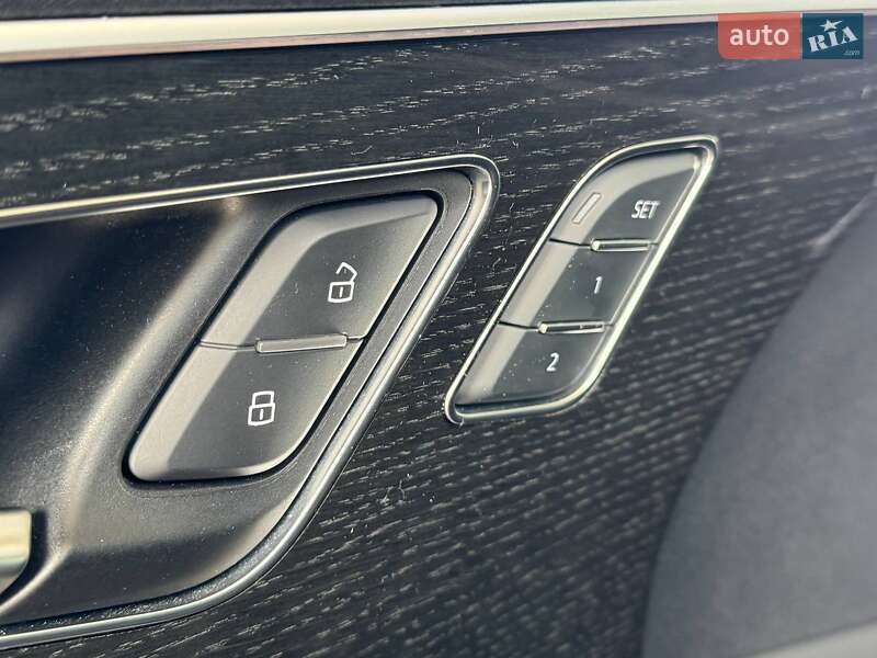 Позашляховик / Кросовер Audi Q8 2018 в Одесі фото 20 Позашляховик / Кросовер Audi Q8 2018 в Одесі