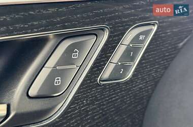 Внедорожник / Кроссовер Audi Q8 2018 в 