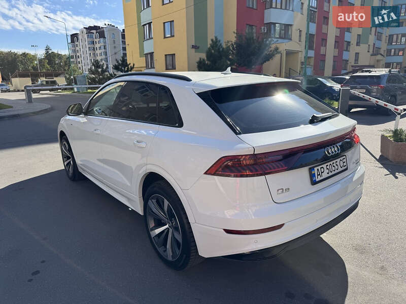 Внедорожник / Кроссовер Audi Q8 2019 в 