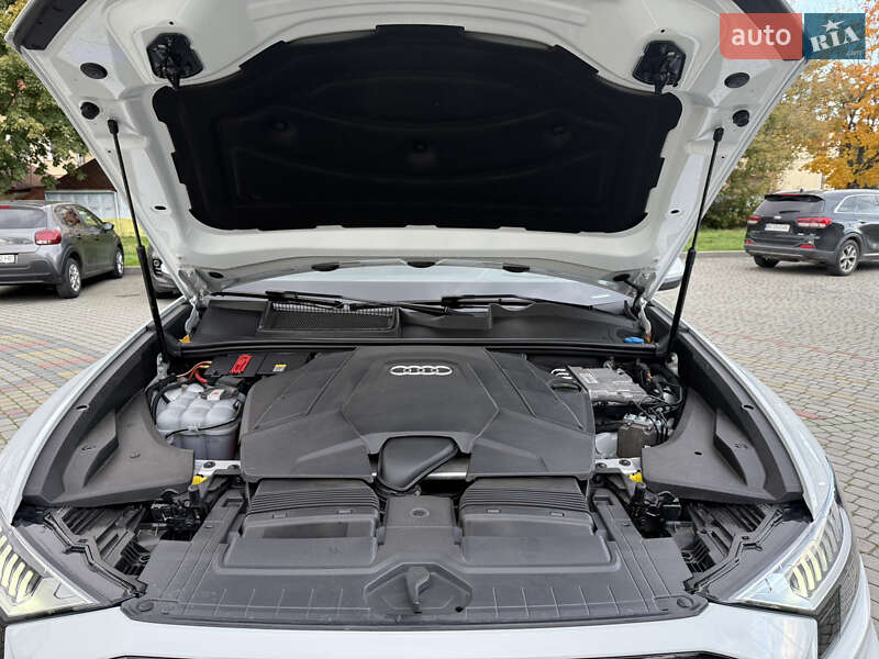 Позашляховик / Кросовер Audi Q8 2020 в Львові фото 20 Позашляховик / Кросовер Audi Q8 2020 в Львові