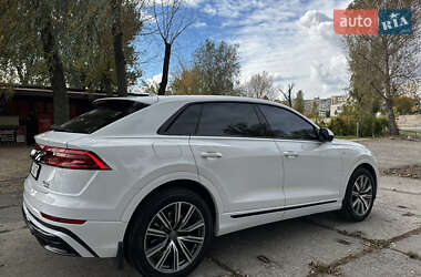 Позашляховик / Кросовер Audi Q8 2019 в 