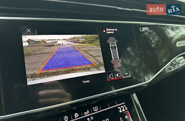 Позашляховик / Кросовер Audi Q8 2019 в 