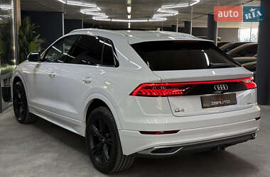 Позашляховик / Кросовер Audi Q8 2019 в 
