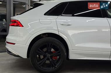 Позашляховик / Кросовер Audi Q8 2019 в 