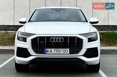 Позашляховик / Кросовер Audi Q8 2023 в 
