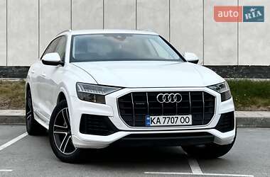 Позашляховик / Кросовер Audi Q8 2023 в 