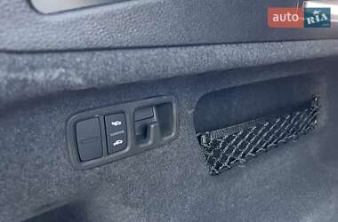 Позашляховик / Кросовер Audi Q8 2023 в 
