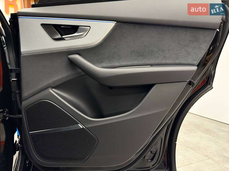 Позашляховик / Кросовер Audi Q8 2025 в Києві