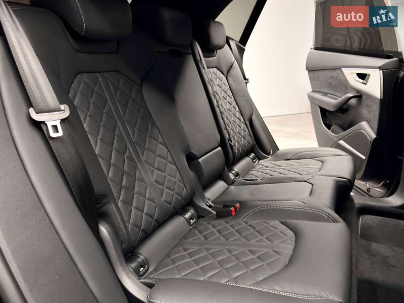 Позашляховик / Кросовер Audi Q8 2025 в Києві