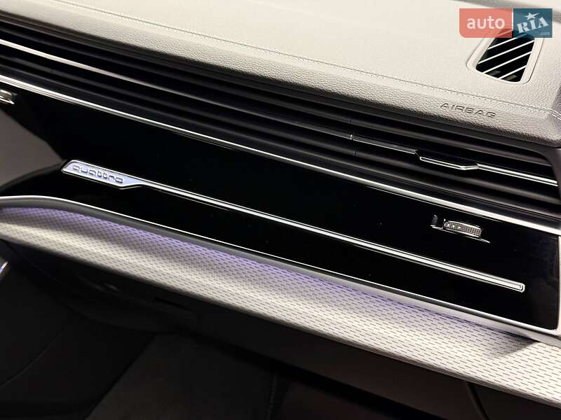 Позашляховик / Кросовер Audi Q8 2025 в Києві