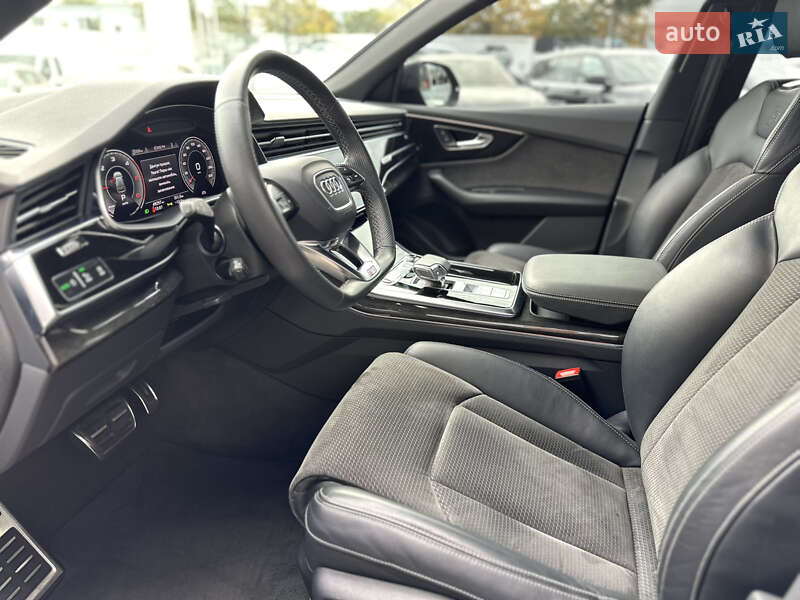 Внедорожник / Кроссовер Audi Q8 2021 в Днепре