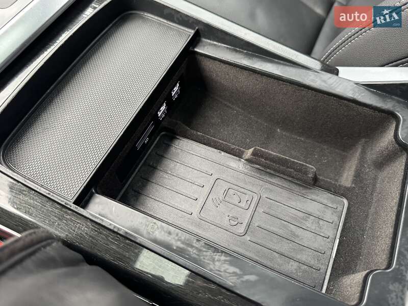 Внедорожник / Кроссовер Audi Q8 2019 в Тернополе