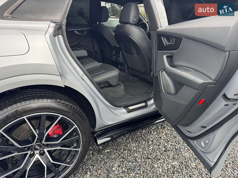 Внедорожник / Кроссовер Audi Q8 2019 в Тернополе