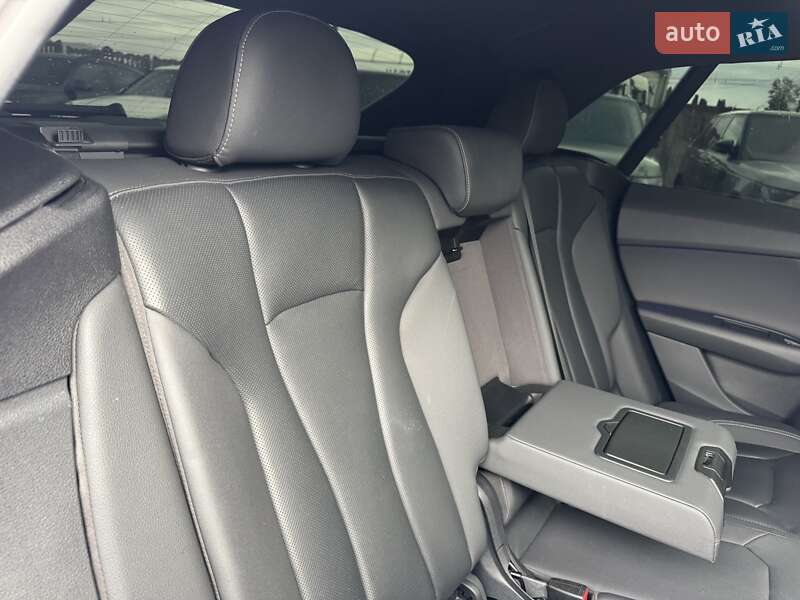 Внедорожник / Кроссовер Audi Q8 2019 в Тернополе