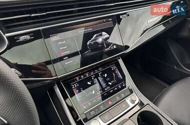 Позашляховик / Кросовер Audi Q8 2019 в 