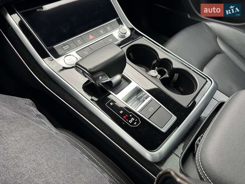 Внедорожник / Кроссовер Audi Q8 2019 в Тернополе