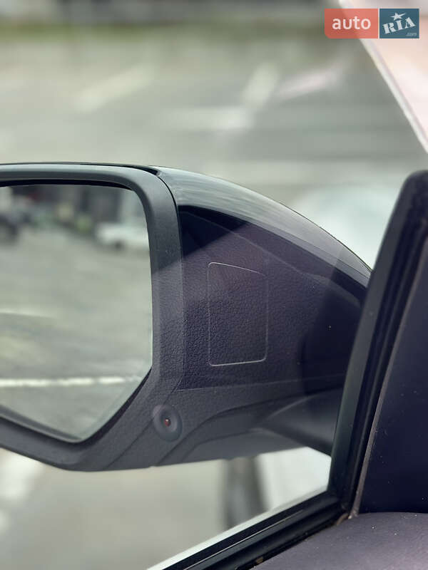 Позашляховик / Кросовер Audi Q8 2020 в Києві фото 17 Позашляховик / Кросовер Audi Q8 2020 в Києві