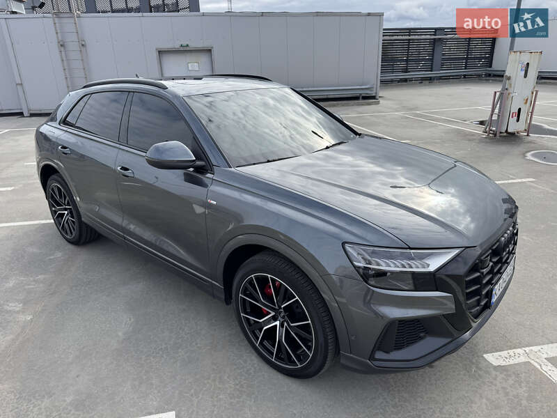 Позашляховик / Кросовер Audi Q8 2021 в Києві