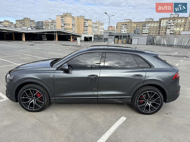Позашляховик / Кросовер Audi Q8 2021 в Києві