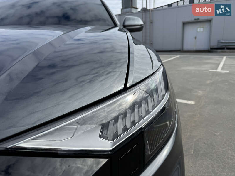 Позашляховик / Кросовер Audi Q8 2021 в Києві