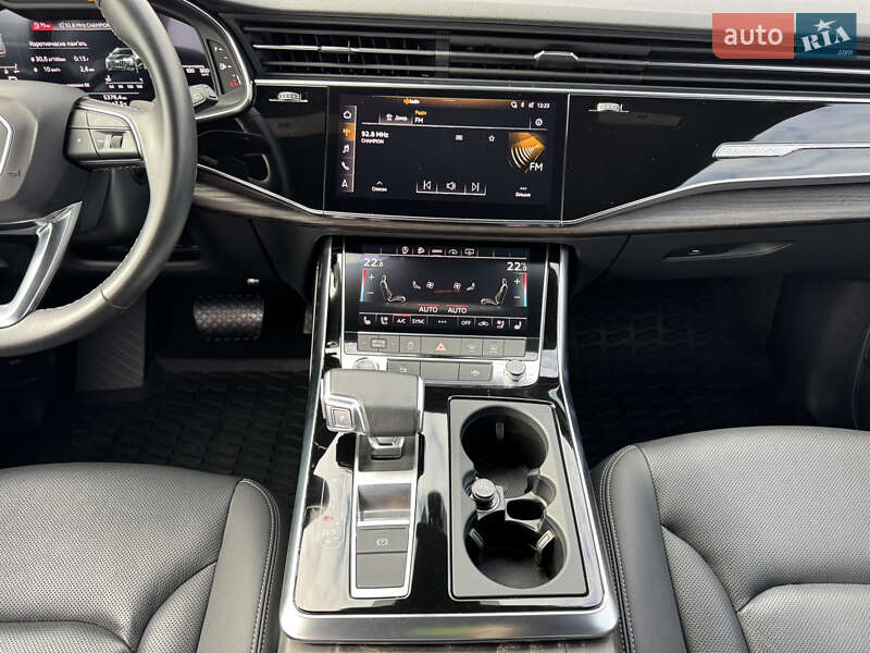 Позашляховик / Кросовер Audi Q8 2021 в Києві