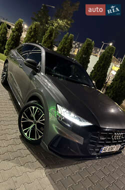 Позашляховик / Кросовер Audi Q8 2018 в  фото 6 Позашляховик / Кросовер Audi Q8 2018 в