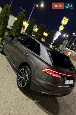 Позашляховик / Кросовер Audi Q8 2018 в  фото 12 Позашляховик / Кросовер Audi Q8 2018 в