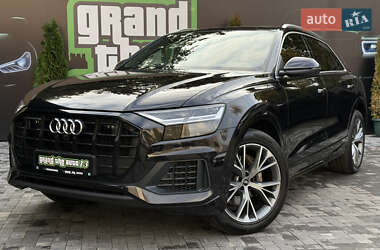 Позашляховик / Кросовер Audi Q8 2021 в 