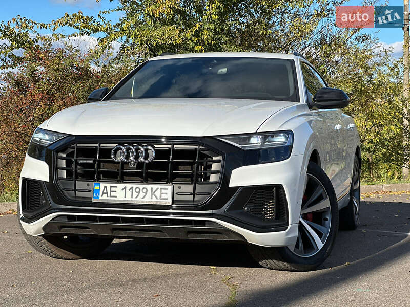 Внедорожник / Кроссовер Audi Q8 2018 в 
