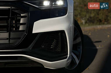 Внедорожник / Кроссовер Audi Q8 2018 в 