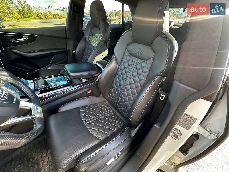 Внедорожник / Кроссовер Audi Q8 2018 в Кривом Роге