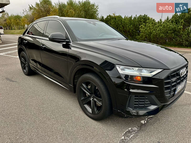 Позашляховик / Кросовер Audi Q8 2018 в Києві