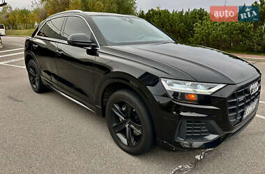 Позашляховик / Кросовер Audi Q8 2018 в 