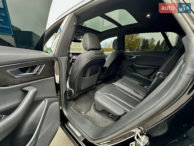Позашляховик / Кросовер Audi Q8 2018 в Києві