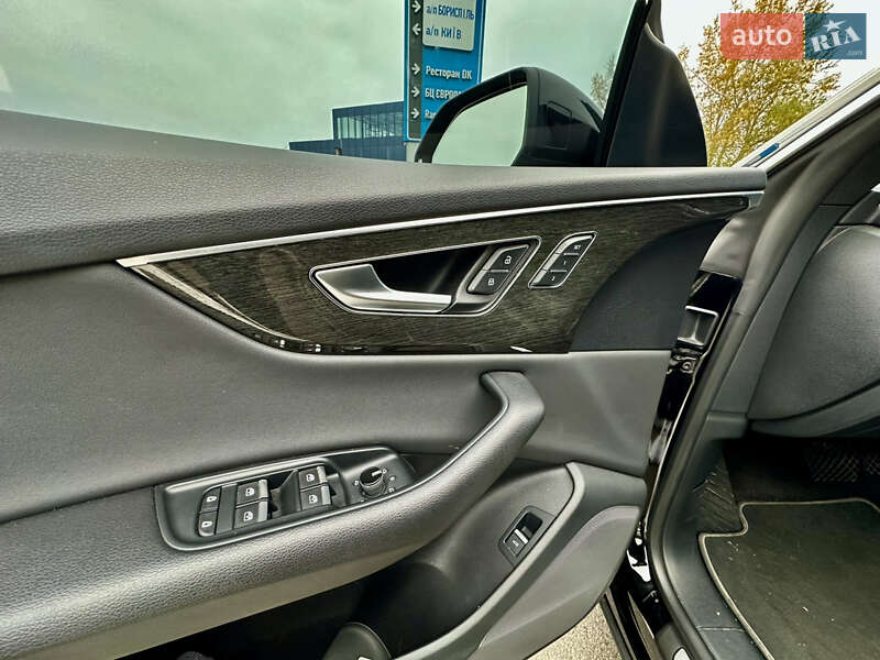 Позашляховик / Кросовер Audi Q8 2018 в Києві