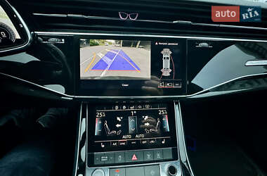 Позашляховик / Кросовер Audi Q8 2018 в 