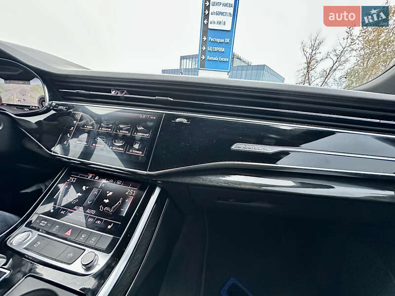 Позашляховик / Кросовер Audi Q8 2018 в Києві
