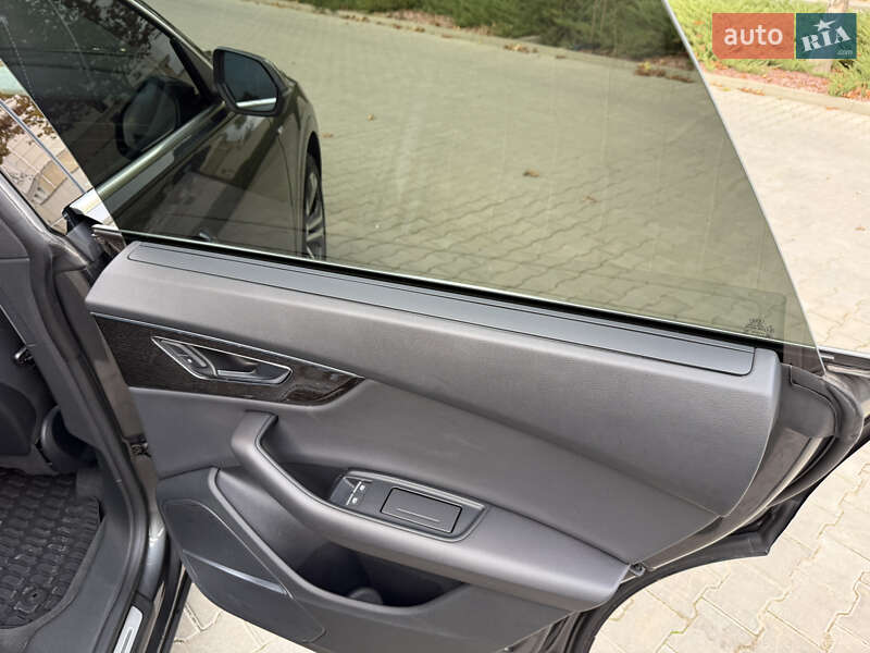 Позашляховик / Кросовер Audi Q8 2019 в Одесі фото 44 Позашляховик / Кросовер Audi Q8 2019 в Одесі