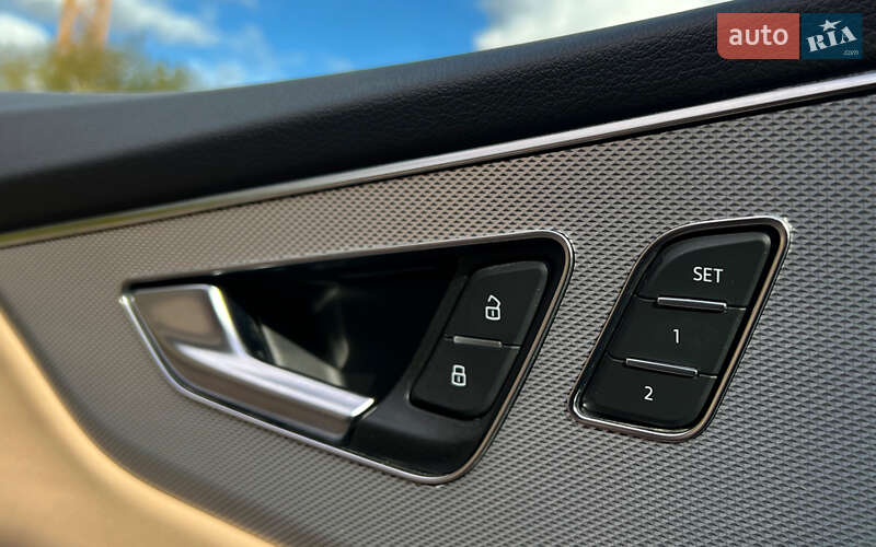 Внедорожник / Кроссовер Audi Q8 2019 в Львове